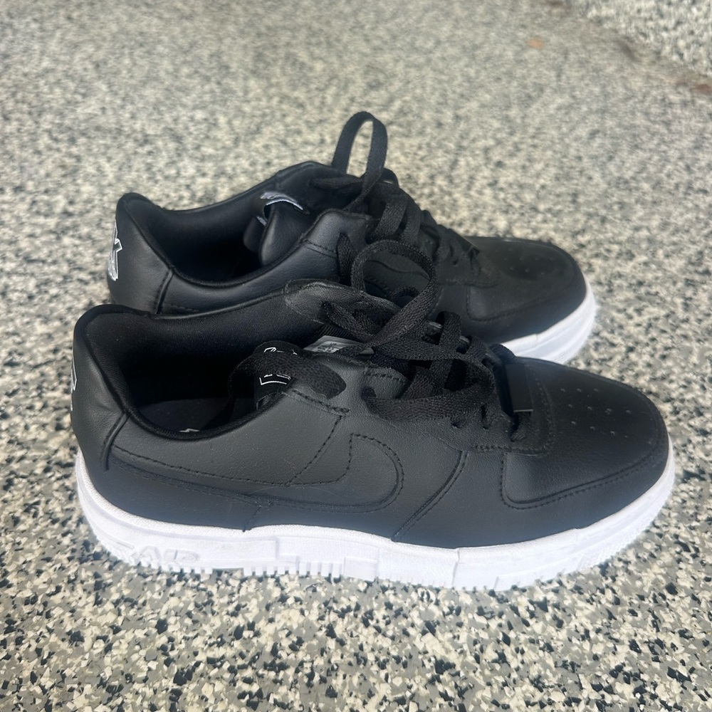 Black Nike Sneakers
